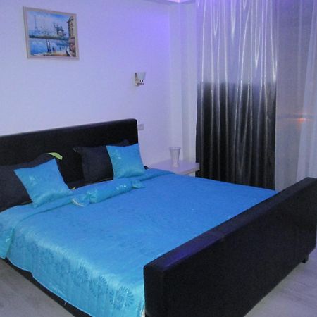 City Park Residence كونستانتا الغرفة الصورة